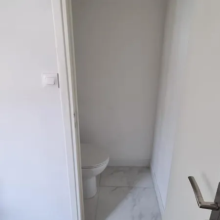 Apartment Superbe Studio Frontiere Monaco Avec Climatisation Et Terrasse Au 5e Etage Avec Ascenseur *