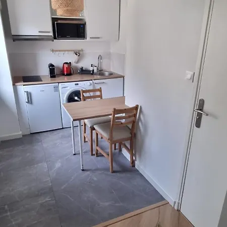 Superbe Studio Frontiere Monaco Avec Climatisation Et Terrasse Au 5e Etage Avec Ascenseur Apartment *