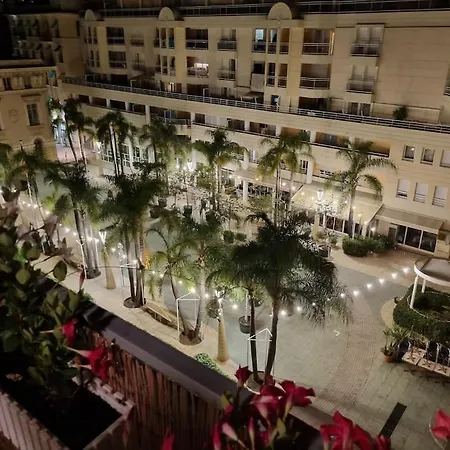 Superbe Studio Frontiere Monaco Avec Climatisation Et Terrasse Au 5e Etage Avec Ascenseur * Beausoleil